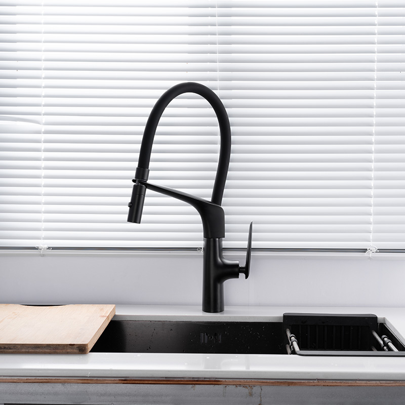 OUBAO herunterziehbarer Küchenspülenhahn mit flexiblem Silikonschlauch