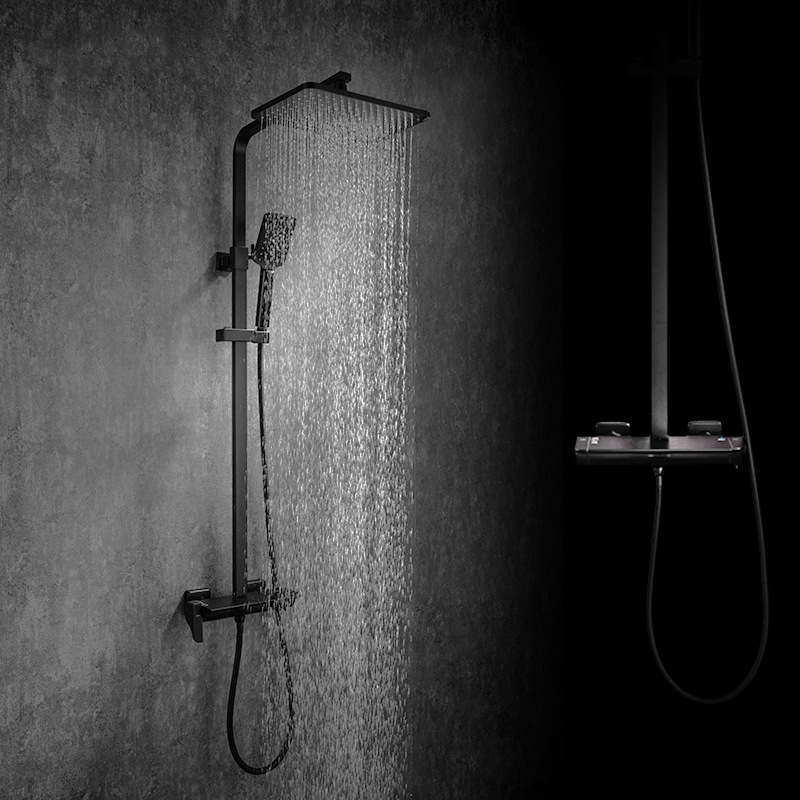 Thermostatische Dusche mit Regenduschköpfen, Handbrause und Wasserfallhahn